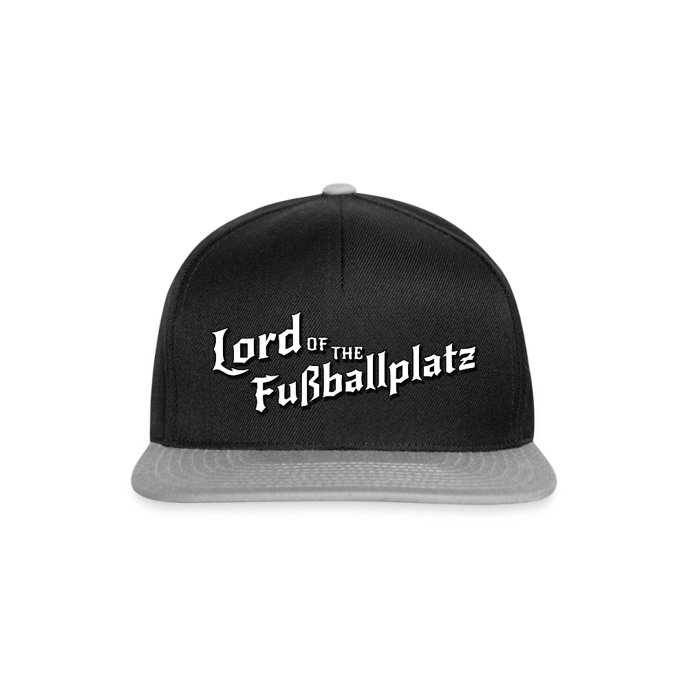 Lord of the Fußballplatz – Der einzig wahre Herr der Kreisliga - Snapback Cap - Schwarz/Grau