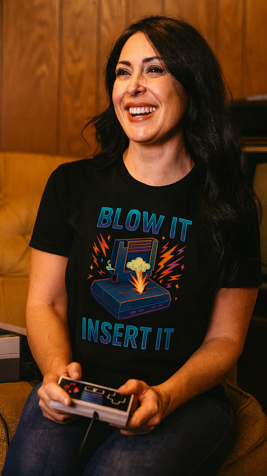 🕹️ Retro Gaming T-Shirt – Blow It Insert It | 80s Gamer Nostalgie